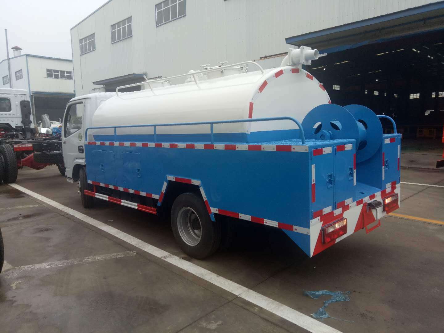藍牌清洗吸污吸糞車4方車型市場行情解析